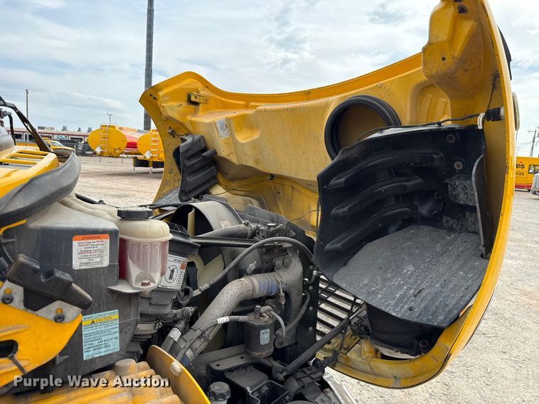 image for item EU5190 2017 Freightliner Business Class M2 box truck