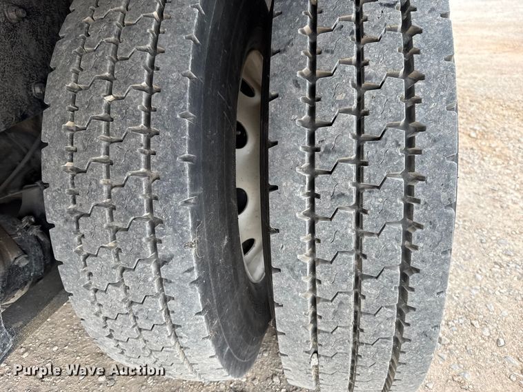 image for item EU5190 2017 Freightliner Business Class M2 box truck