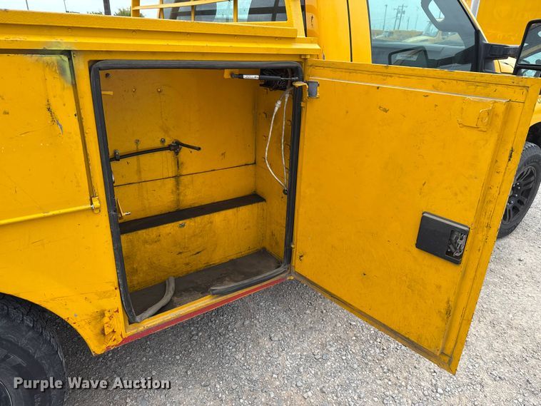 image for item EU5195 2015 Ford F350 Super Duty XL utility bed pickup truck