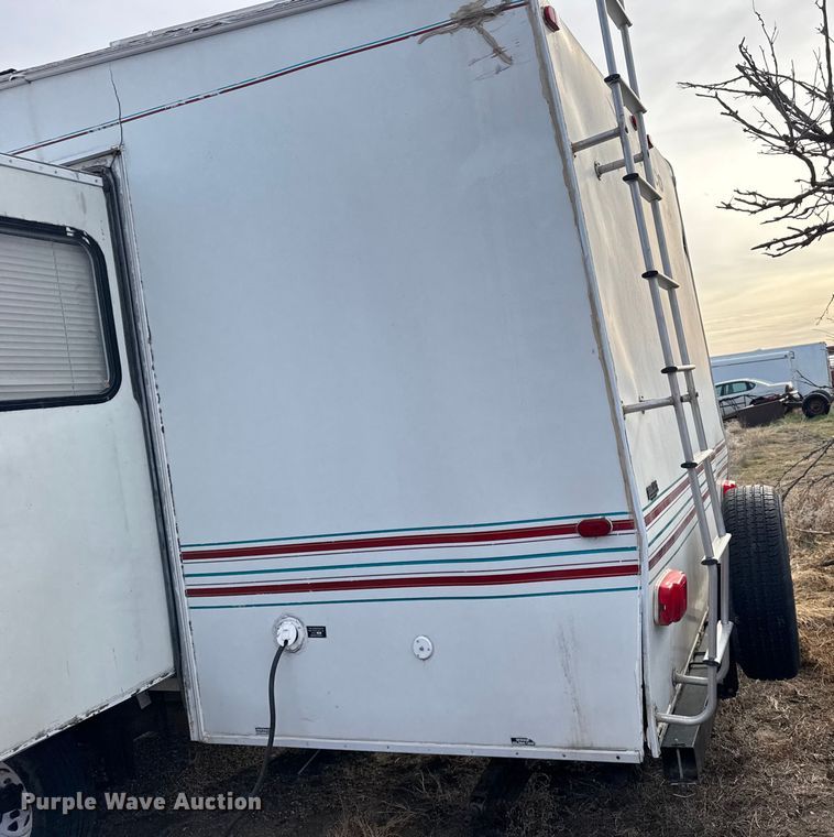 image for item EU6448 1998 Jayco 285 BHS camper