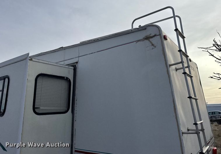 image for item EU6448 1998 Jayco 285 BHS camper