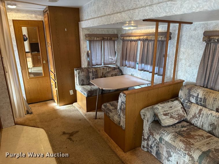 image for item EU6448 1998 Jayco 285 BHS camper