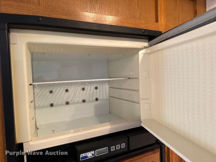 image for item EU6448 1998 Jayco 285 BHS camper