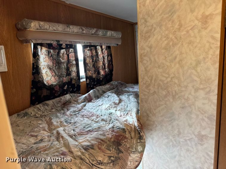 image for item EU6448 1998 Jayco 285 BHS camper