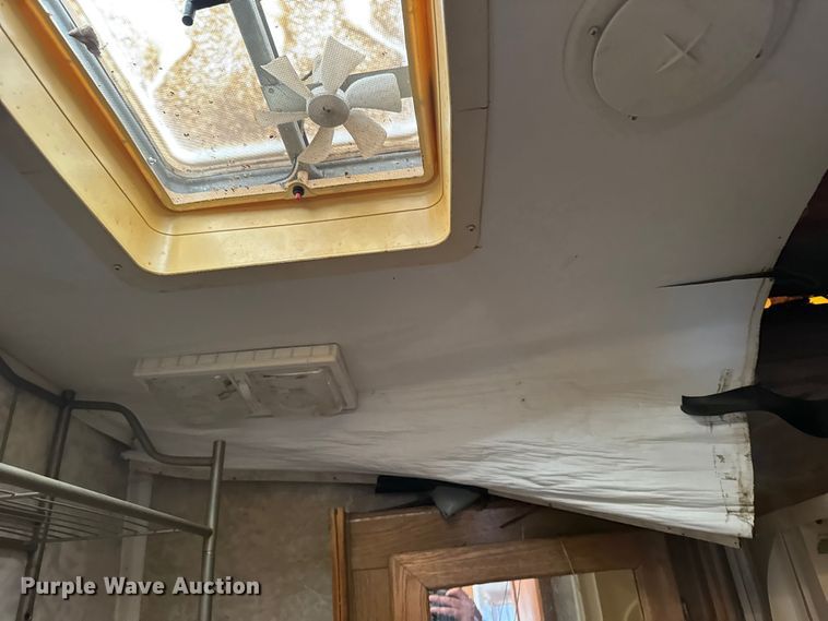 image for item EU6448 1998 Jayco 285 BHS camper