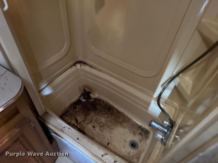 image for item EU6448 1998 Jayco 285 BHS camper