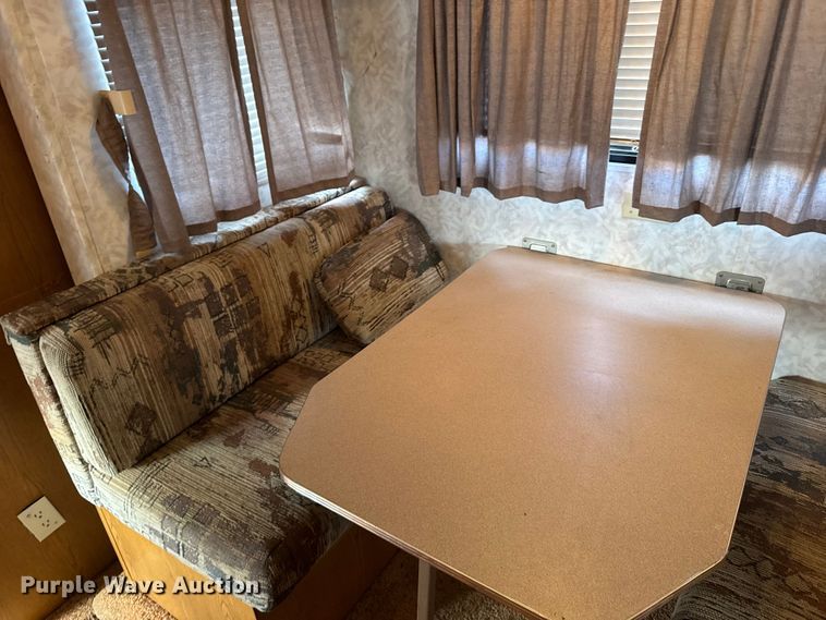 image for item EU6448 1998 Jayco 285 BHS camper