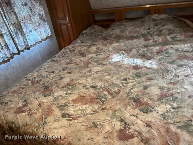 image for item EU6448 1998 Jayco 285 BHS camper