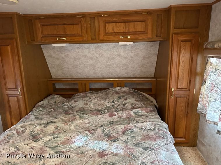 image for item EU6448 1998 Jayco 285 BHS camper