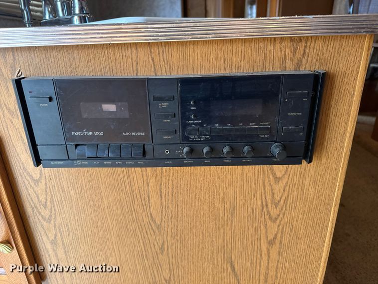 image for item EU6448 1998 Jayco 285 BHS camper