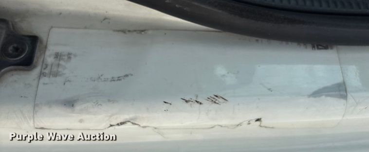 image for item EU7026 2002 International 4300 truck cab and chassis