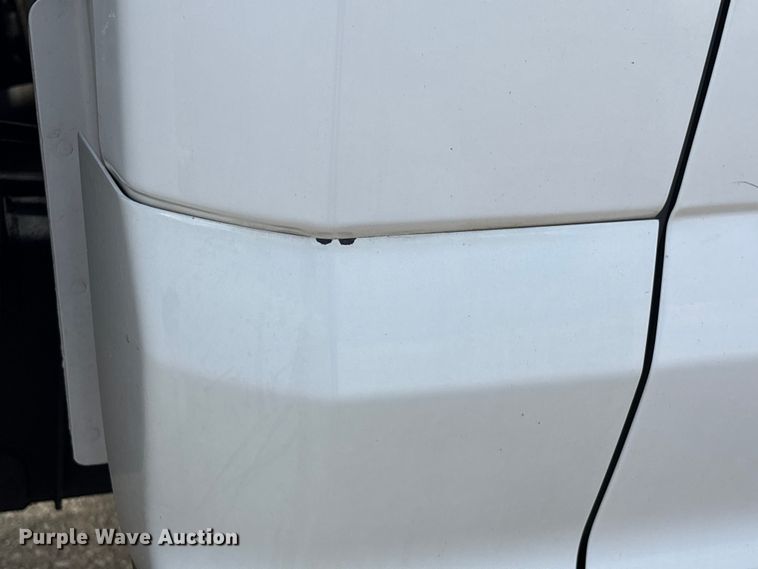 image for item EU7123 2019 Ford F250 Super Duty utility bed pickup truck