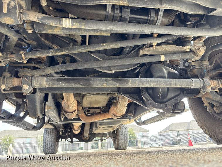 image for item EU7123 2019 Ford F250 Super Duty utility bed pickup truck