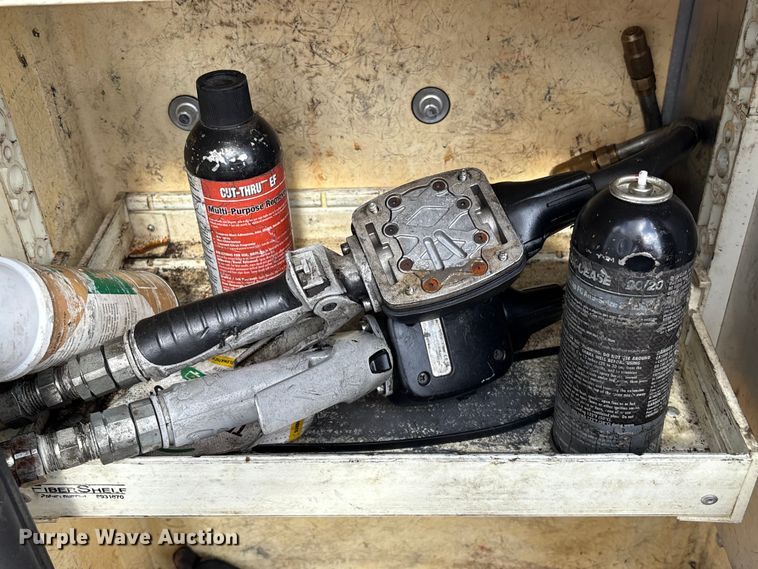 image for item EU7123 2019 Ford F250 Super Duty utility bed pickup truck