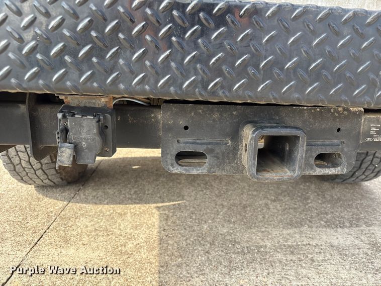 image for item EU7123 2019 Ford F250 Super Duty utility bed pickup truck