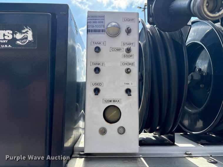 image for item EU7123 2019 Ford F250 Super Duty utility bed pickup truck