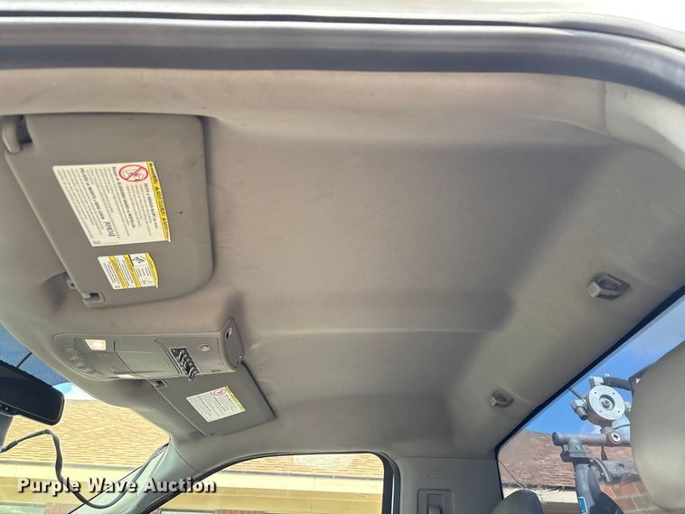 image for item EU7123 2019 Ford F250 Super Duty utility bed pickup truck