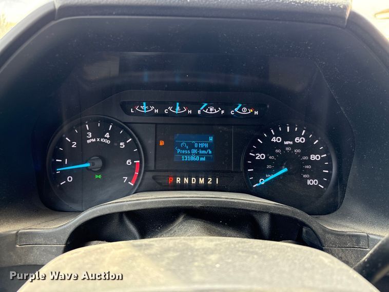 image for item EU7123 2019 Ford F250 Super Duty utility bed pickup truck