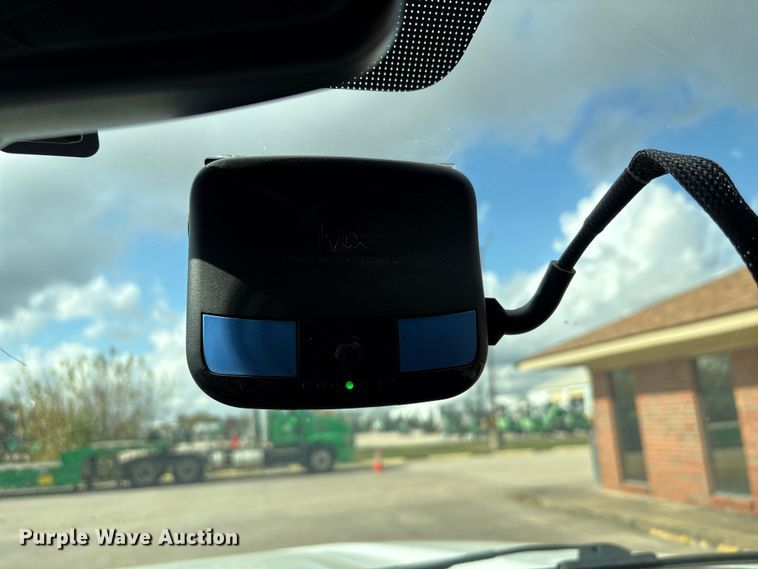 image for item EU7123 2019 Ford F250 Super Duty utility bed pickup truck