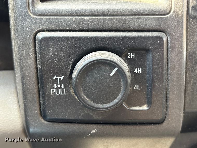 image for item EU7123 2019 Ford F250 Super Duty utility bed pickup truck