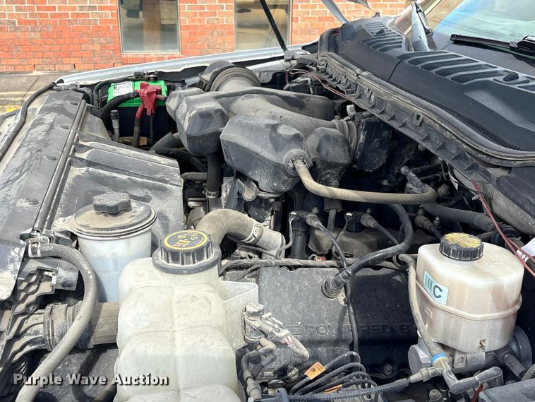 image for item EU7123 2019 Ford F250 Super Duty utility bed pickup truck