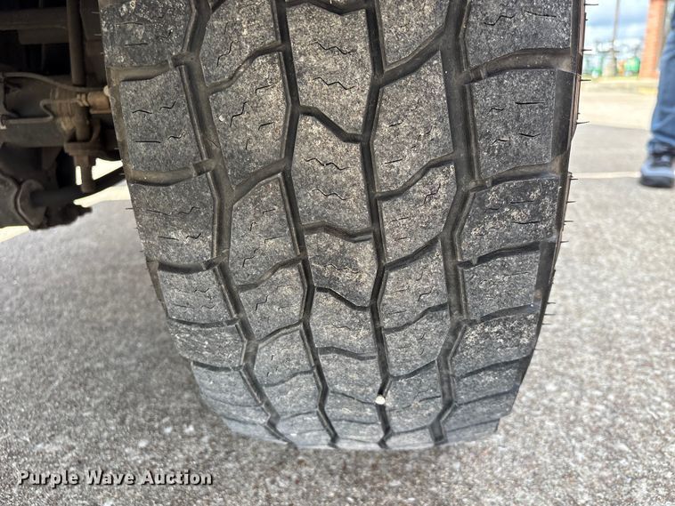 image for item EU7123 2019 Ford F250 Super Duty utility bed pickup truck