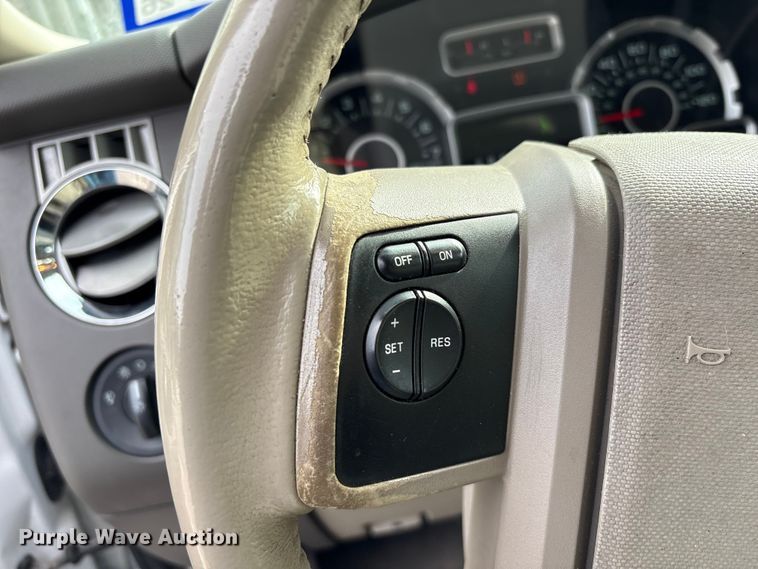 image for item EU7128 2011 Ford Expedition SUV