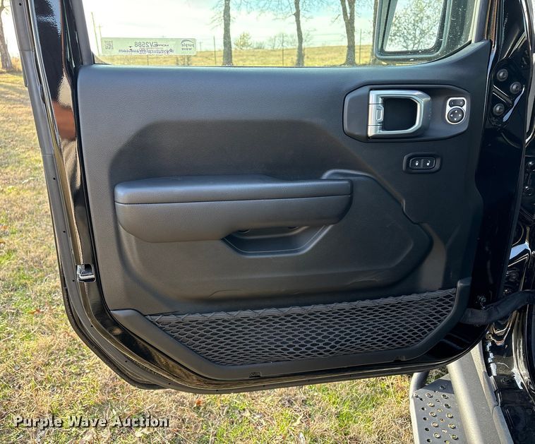 image for item EV2588 2021 Jeep Wrangler SUV