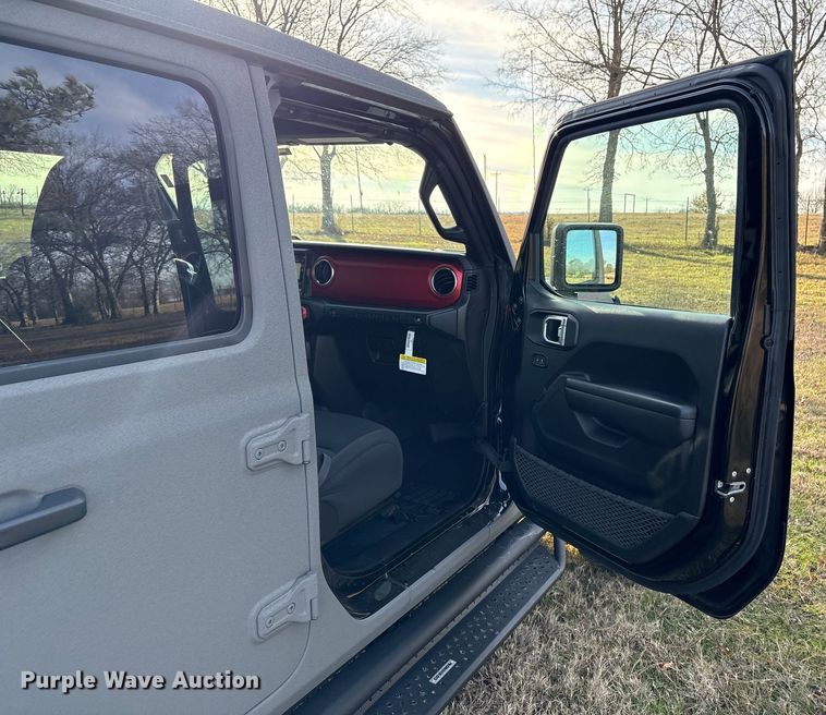 image for item EV2588 2021 Jeep Wrangler SUV