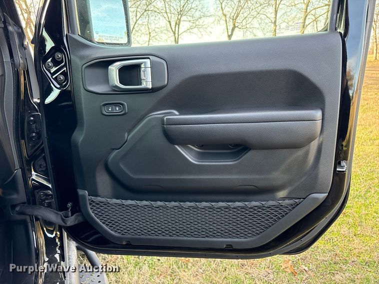 image for item EV2588 2021 Jeep Wrangler SUV