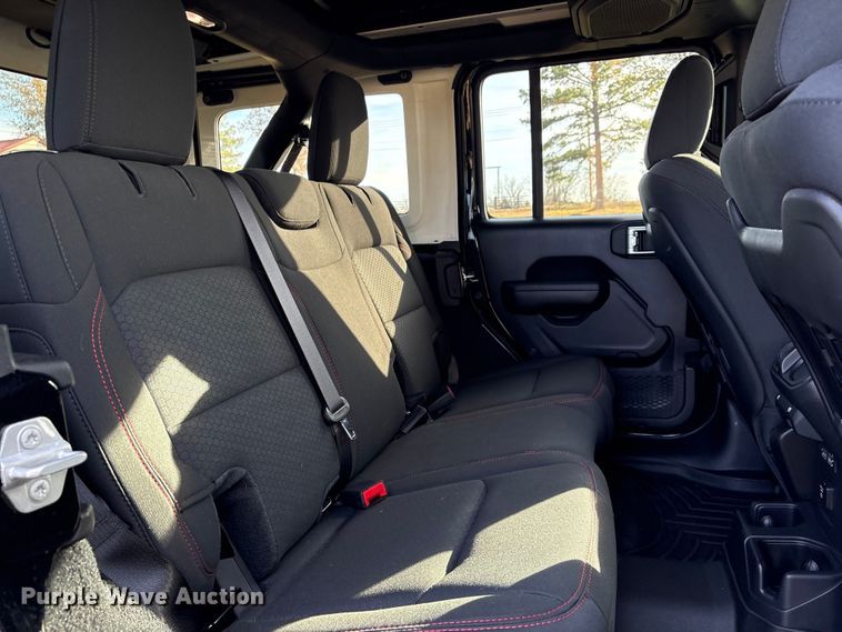 image for item EV2588 2021 Jeep Wrangler SUV