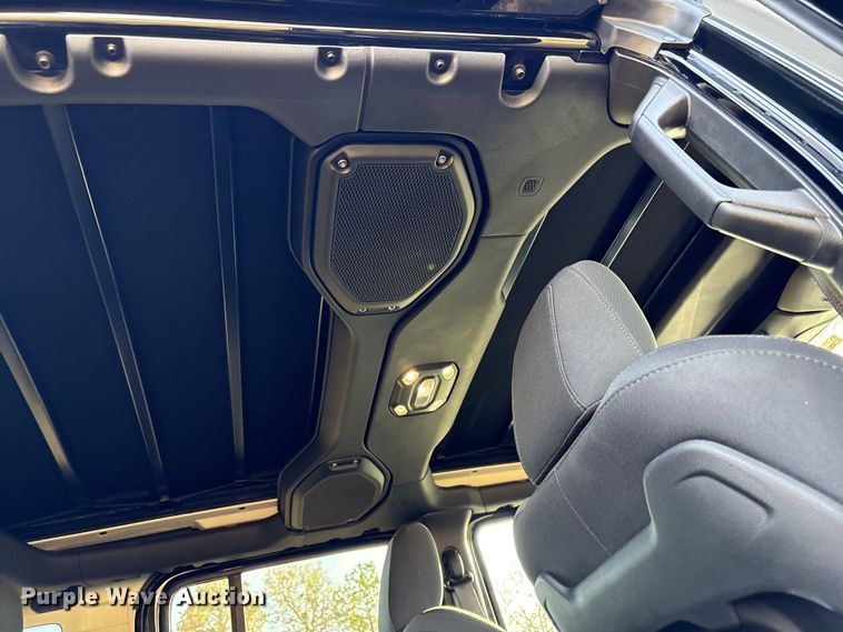 image for item EV2588 2021 Jeep Wrangler SUV