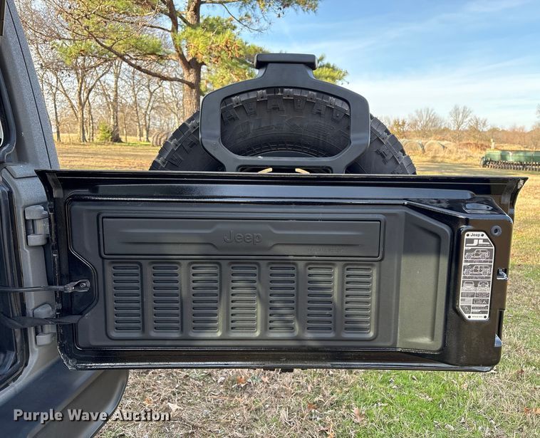 image for item EV2588 2021 Jeep Wrangler SUV