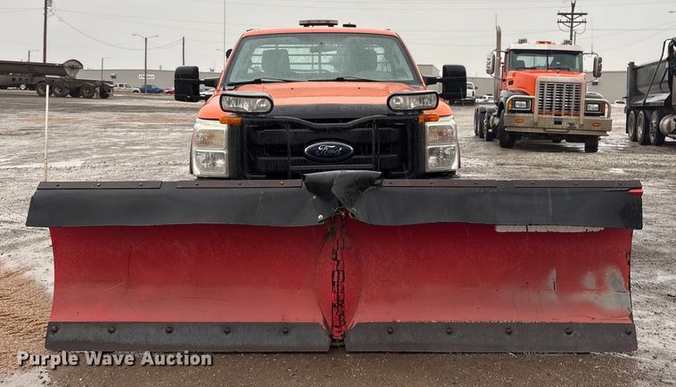 image for item FG2525 2015 Ford F350 utility bed pickup truck
