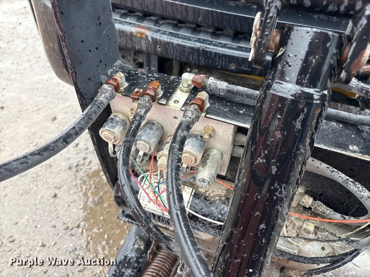 image for item FG2525 2015 Ford F350 utility bed pickup truck