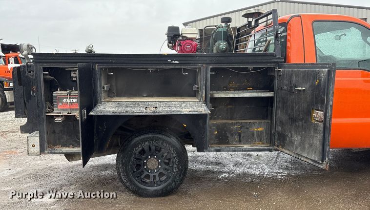 image for item FG2525 2015 Ford F350 utility bed pickup truck