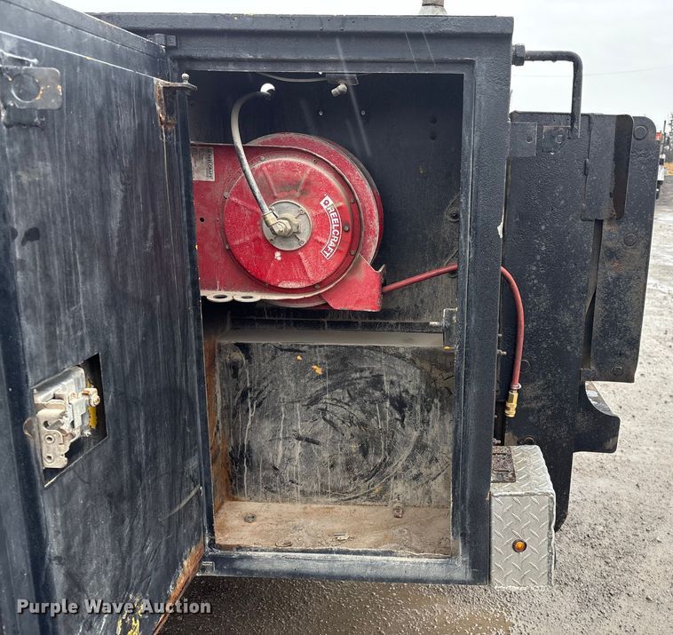 image for item FG2525 2015 Ford F350 utility bed pickup truck