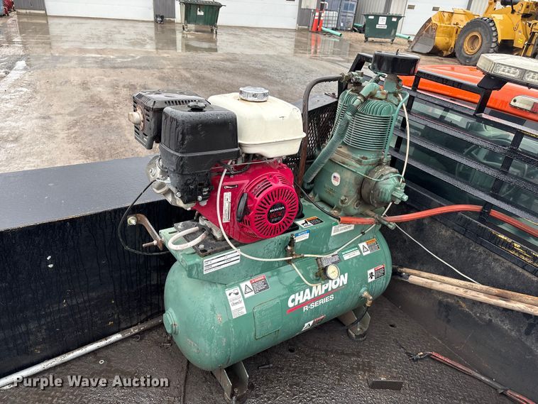 image for item FG2525 2015 Ford F350 utility bed pickup truck