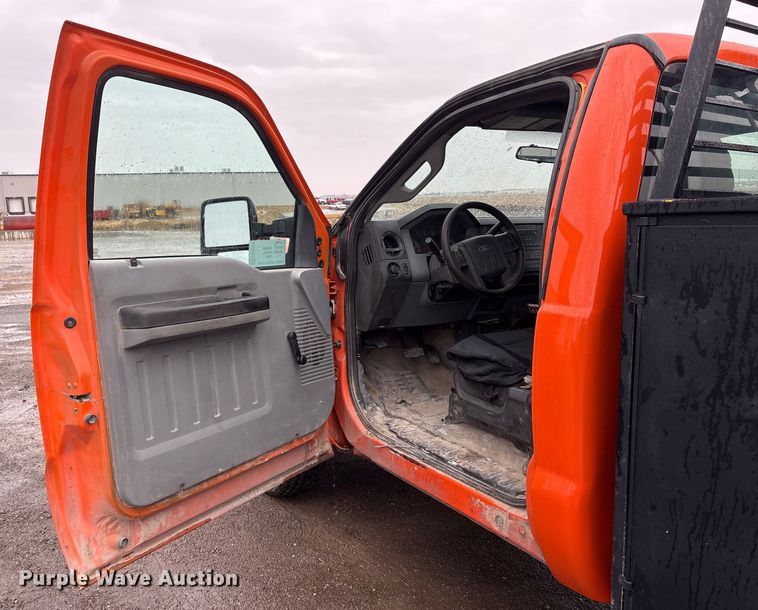 image for item FG2525 2015 Ford F350 utility bed pickup truck