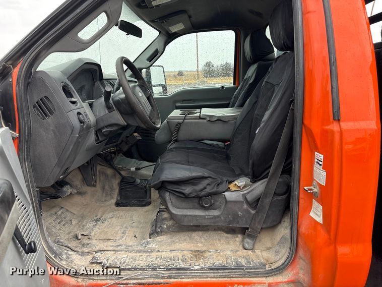 image for item FG2525 2015 Ford F350 utility bed pickup truck