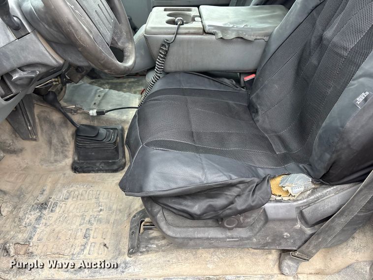 image for item FG2525 2015 Ford F350 utility bed pickup truck