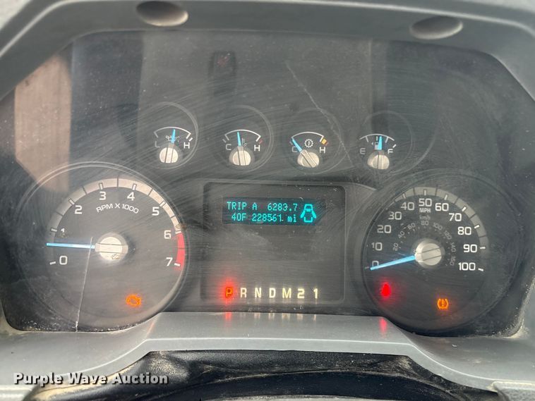 image for item FG2525 2015 Ford F350 utility bed pickup truck