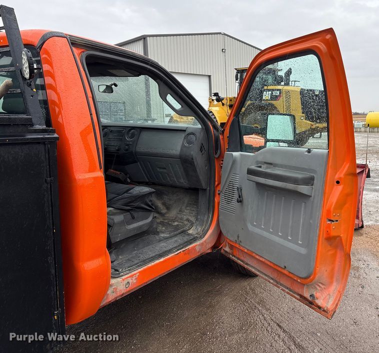 image for item FG2525 2015 Ford F350 utility bed pickup truck