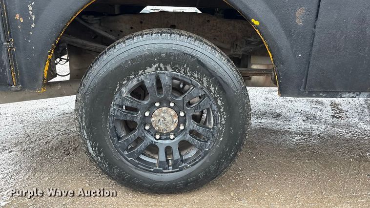 image for item FG2525 2015 Ford F350 utility bed pickup truck