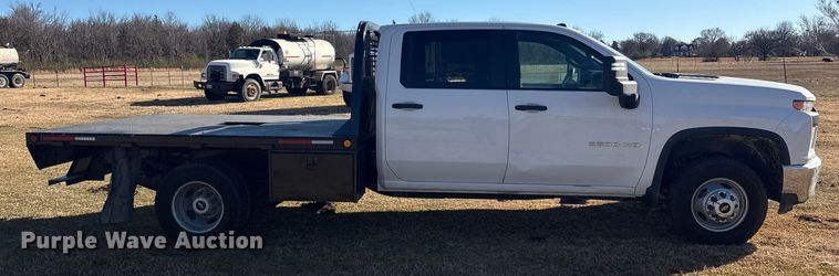 image for item FI0115 2022 Chevrolet Silverado 3500HD Crew Cab flatbed truck