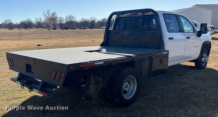 image for item FI0115 2022 Chevrolet Silverado 3500HD Crew Cab flatbed truck
