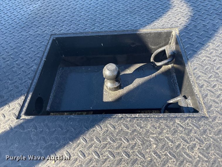 image for item FI0115 2022 Chevrolet Silverado 3500HD Crew Cab flatbed truck