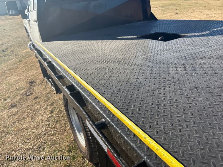 image for item FI0115 2022 Chevrolet Silverado 3500HD Crew Cab flatbed truck