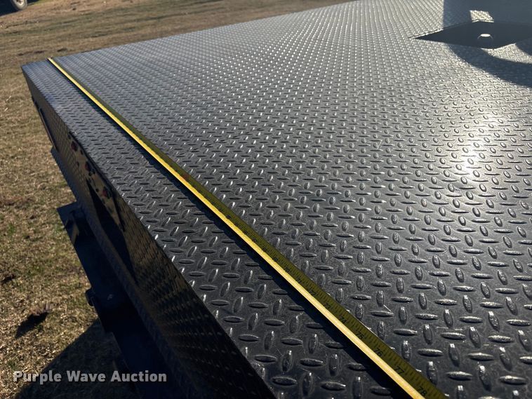 image for item FI0115 2022 Chevrolet Silverado 3500HD Crew Cab flatbed truck