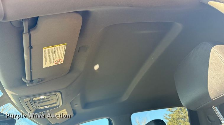 image for item FI0115 2022 Chevrolet Silverado 3500HD Crew Cab flatbed truck